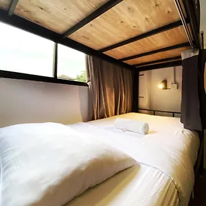  Hostel Pine Armenian